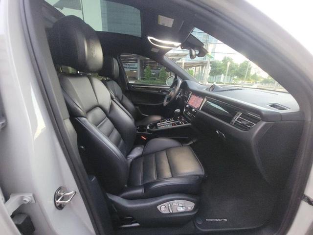 Photo of 2023 Gray Porsche Macan