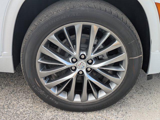 Photo of 2026 iridescent white tricoat Buick Enclave