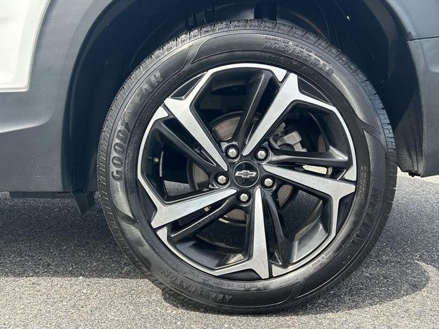 Photo of 2021 Summit White Chevrolet Trailblazer