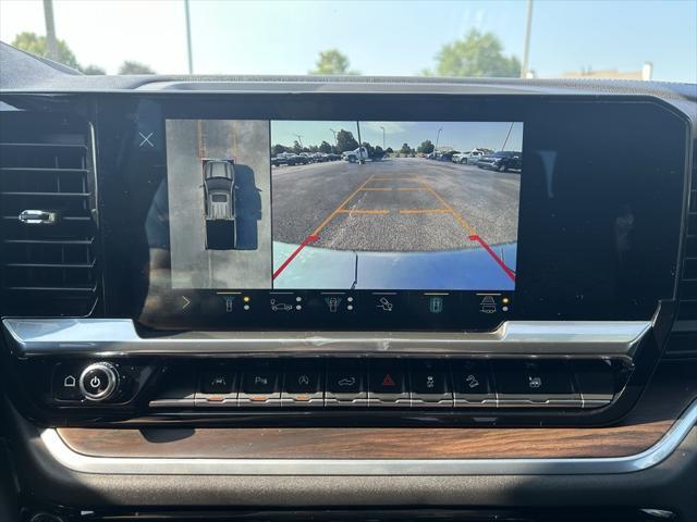 Photo of 2022 Summit White GMC Sierra 1500