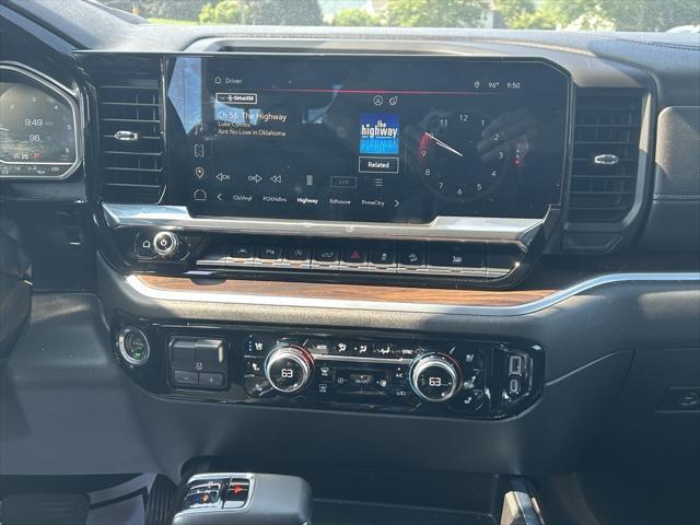 Photo of 2022 Summit White GMC Sierra 1500