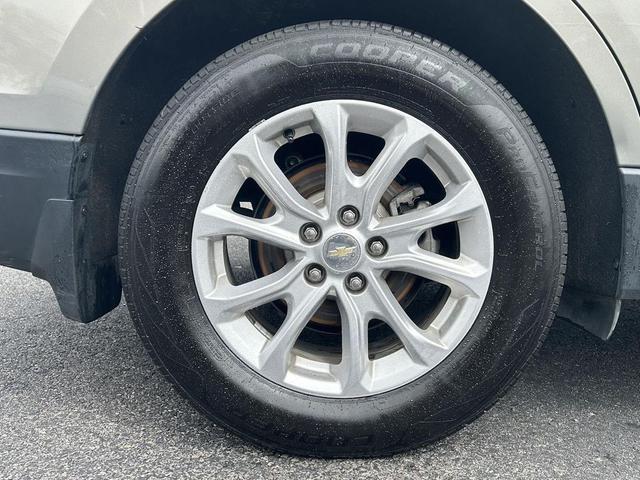 Photo of 2018 Pepperdust Metallic Chevrolet Equinox