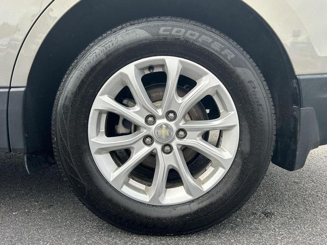 Photo of 2018 Pepperdust Metallic Chevrolet Equinox