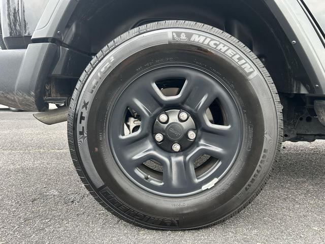 Photo of 2023 Black Clearcoat Jeep Wrangler