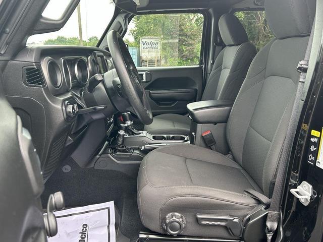Photo of 2023 Black Clearcoat Jeep Wrangler