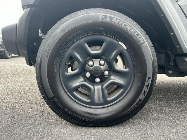 Photo of 2023 Black Clearcoat Jeep Wrangler