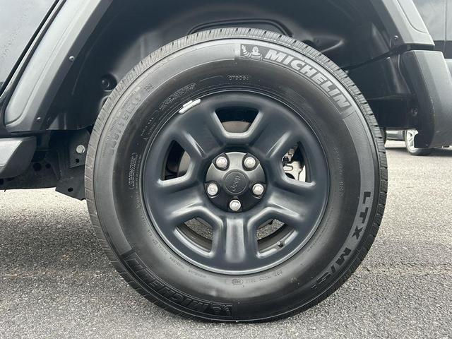 Photo of 2023 Black Clearcoat Jeep Wrangler