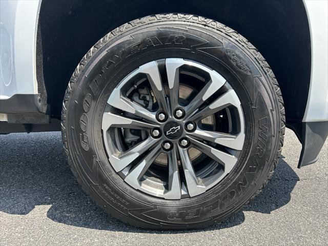 Photo of 2022 Summit White Chevrolet Colorado