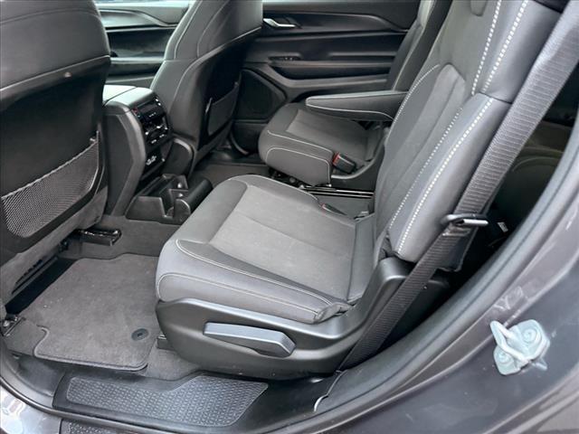 Photo of 2024 Metallic Jeep Grand Cherokee L