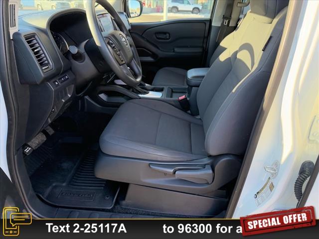 Photo of 2022 Glacier White Nissan Frontier