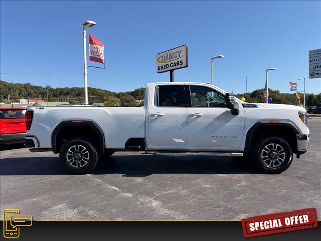 Photo of 2022 Summit White GMC Sierra 2500