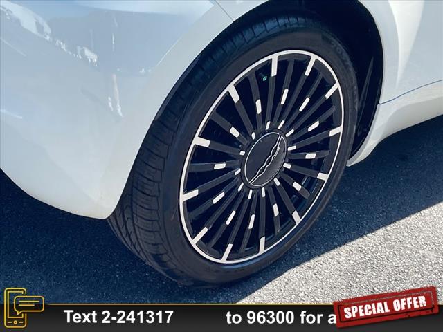 Photo of 2024 Glacier White FIAT 500e