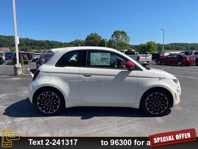 Photo of 2024 Glacier White FIAT 500e