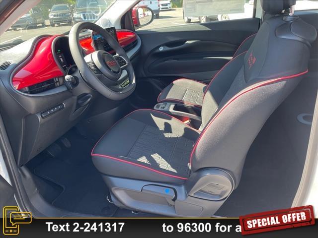 Photo of 2024 Glacier White FIAT 500e