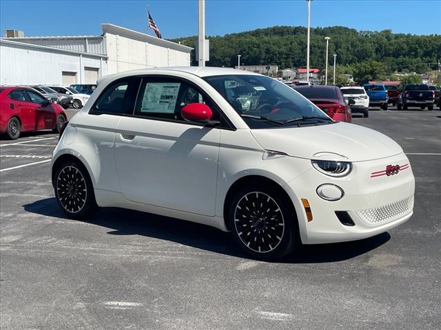 Photo of 2024 Glacier White FIAT 500e
