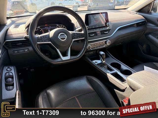 Photo of 2022 Pearl White Tricoat Nissan Altima