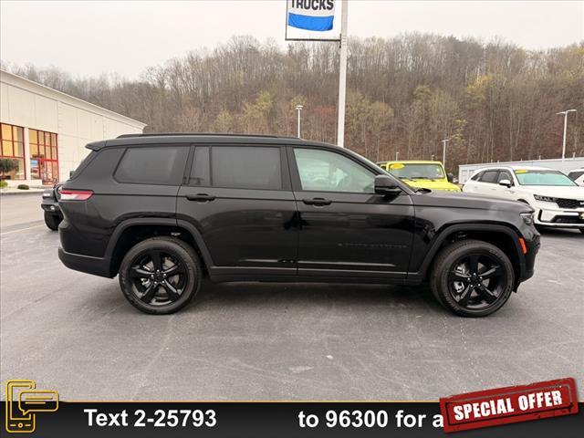 Photo of 2025 Diamond Black Jeep Grand Cherokee L