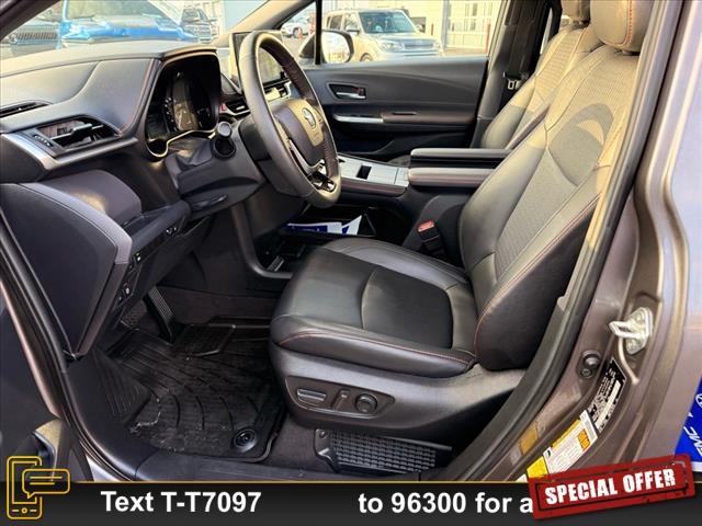 Photo of 2022 Gray Toyota Sienna