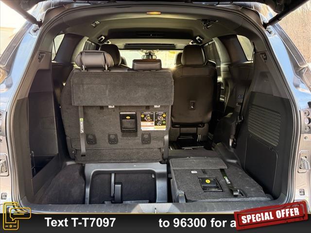 Photo of 2022 Gray Toyota Sienna