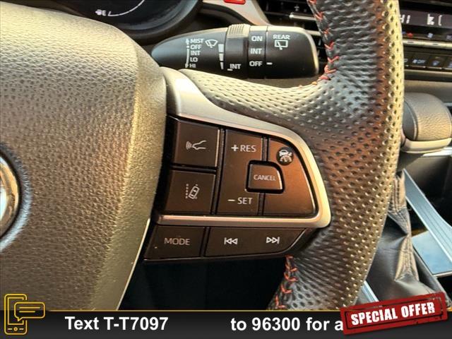 Photo of 2022 Gray Toyota Sienna