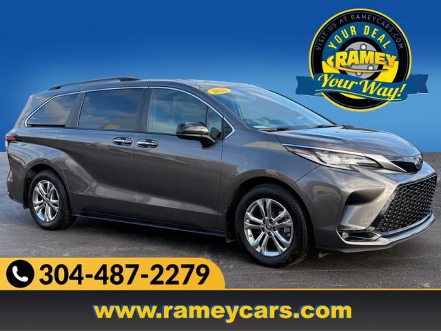 Photo of 2022 Gray Toyota Sienna
