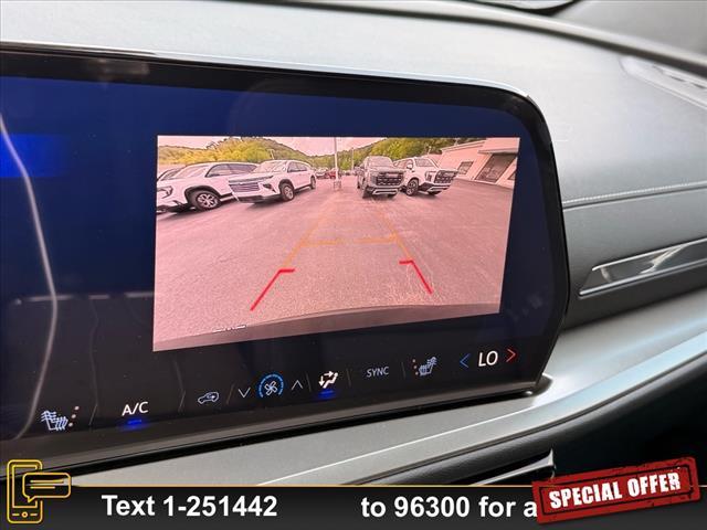 Photo of 2025 Mosaic Black Metallic Chevrolet Traverse