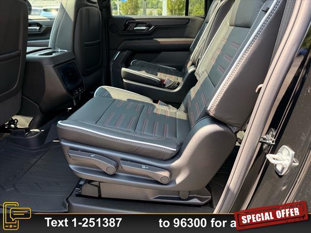 Photo of 2025 Onyx Black GMC Yukon XL