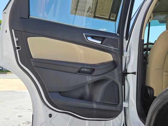 Photo of 2024 Oxford White Ford Edge