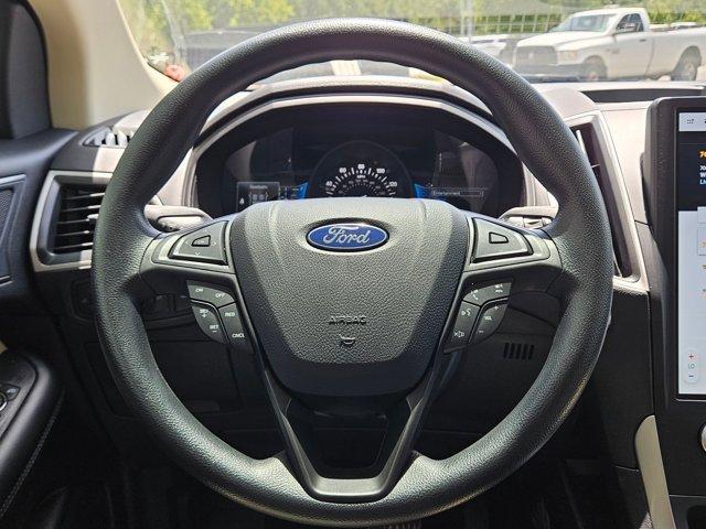 Photo of 2024 Oxford White Ford Edge