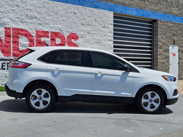 Photo of 2024 Oxford White Ford Edge