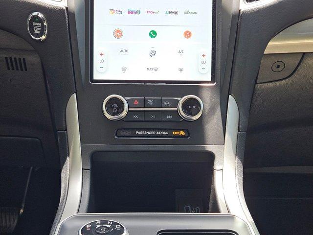 Photo of 2024 Oxford White Ford Edge