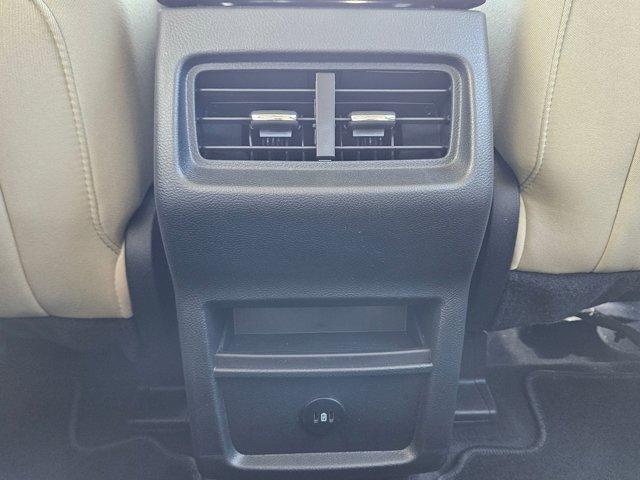 Photo of 2024 Oxford White Ford Edge