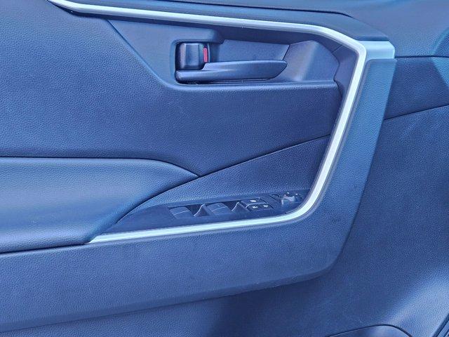 Photo of 2024 Ice Cap Toyota RAV4