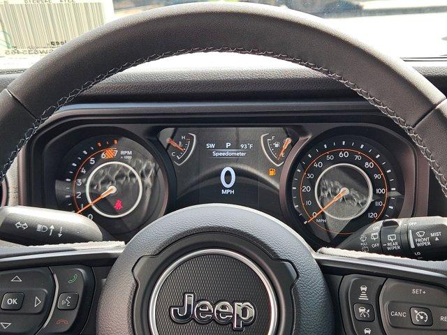 Photo of 2025 Bright White Clearcoat Jeep Wrangler
