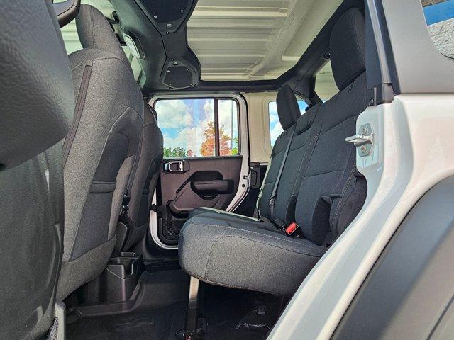 Photo of 2025 Bright White Clearcoat Jeep Wrangler