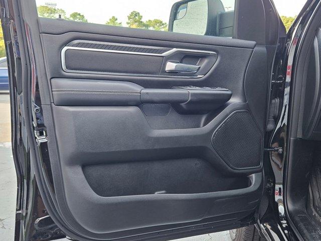 Photo of 2025 Diamond Black Crystal Pearlcoat RAM 1500