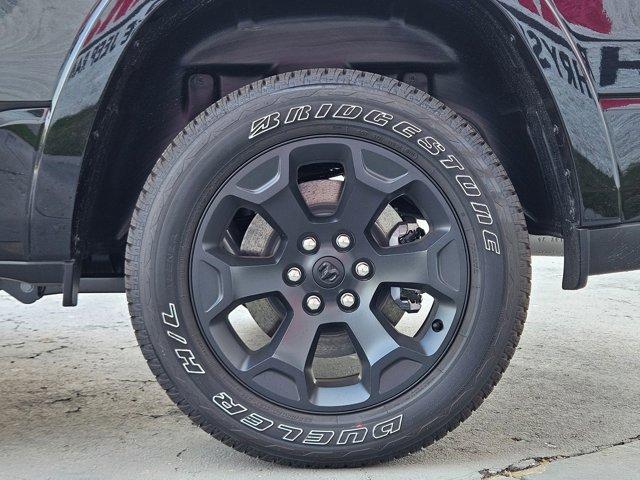 Photo of 2025 Diamond Black Crystal Pearlcoat RAM 1500