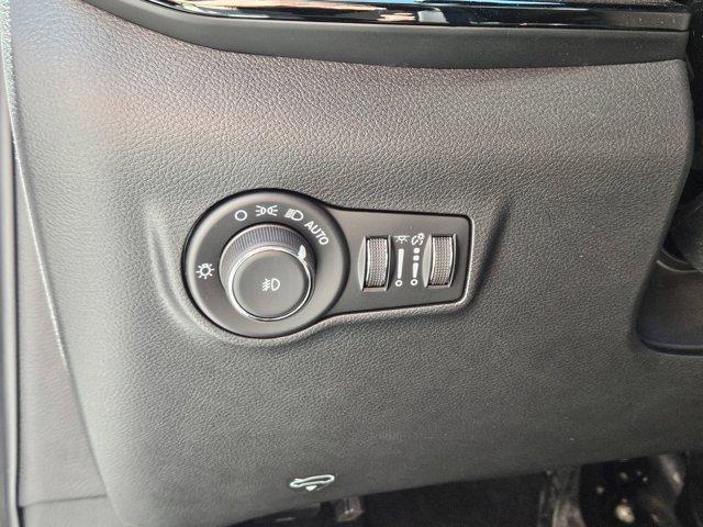 Photo of 2026 Bright White Clearcoat Jeep Compass