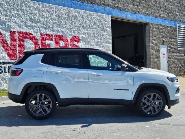 Photo of 2026 Bright White Clearcoat Jeep Compass