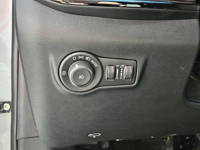 Photo of 2026 Silver Zynith Metallic Clearcoat Jeep Compass