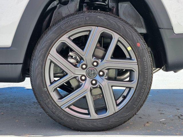 Photo of 2026 Silver Zynith Metallic Clearcoat Jeep Compass