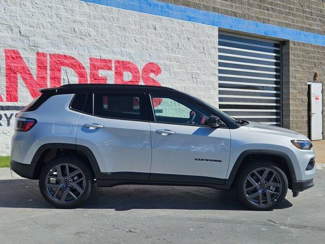 Photo of 2026 Silver Zynith Metallic Clearcoat Jeep Compass
