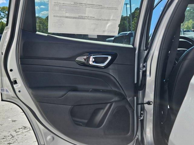 Photo of 2026 Silver Zynith Metallic Clearcoat Jeep Compass