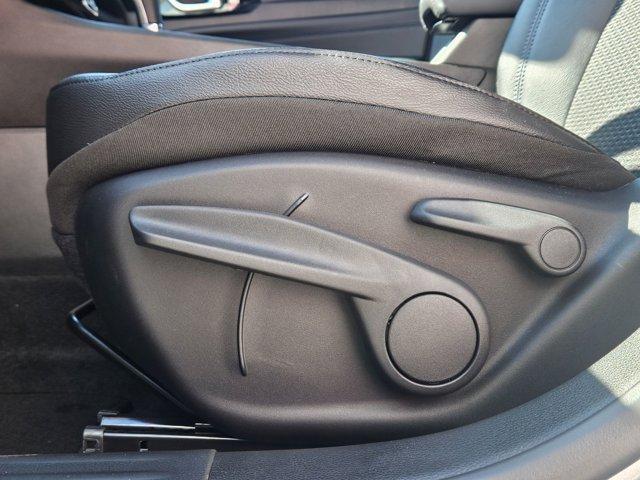 Photo of 2026 Silver Zynith Metallic Clearcoat Jeep Compass