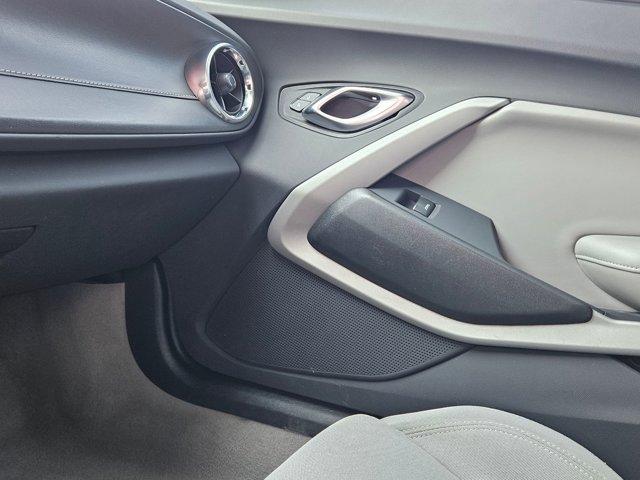 Photo of 2023 Summit White Chevrolet Camaro