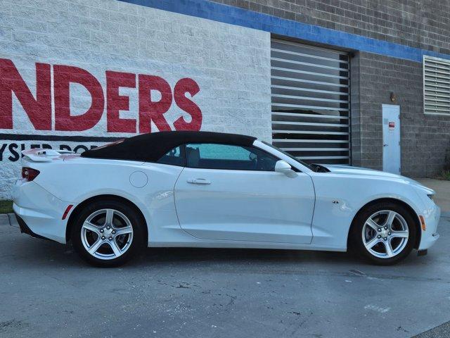 Photo of 2023 Summit White Chevrolet Camaro