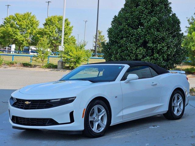 Photo of 2023 Summit White Chevrolet Camaro