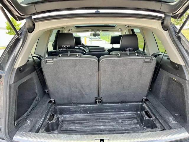 Photo of 2013 Orca Black Metallic Audi Q7