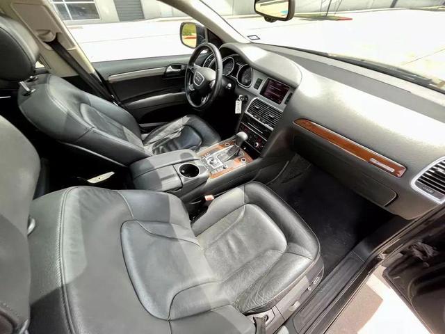 Photo of 2013 Orca Black Metallic Audi Q7
