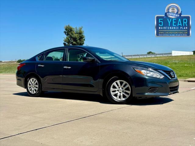 Photo of 2016 Super Black Nissan Altima